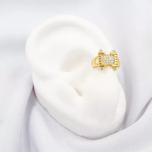 Ear cuff zircon shield